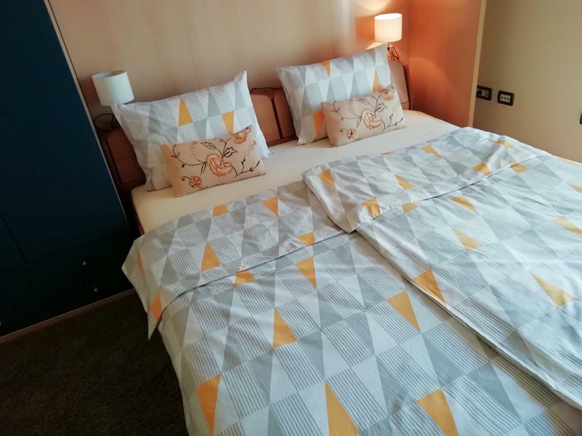 Apartments In Villa Azra Рієка Екстер'єр фото